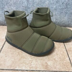 REI Co-Op Kids‎ Size 3 Camp Dreamer Booties Green